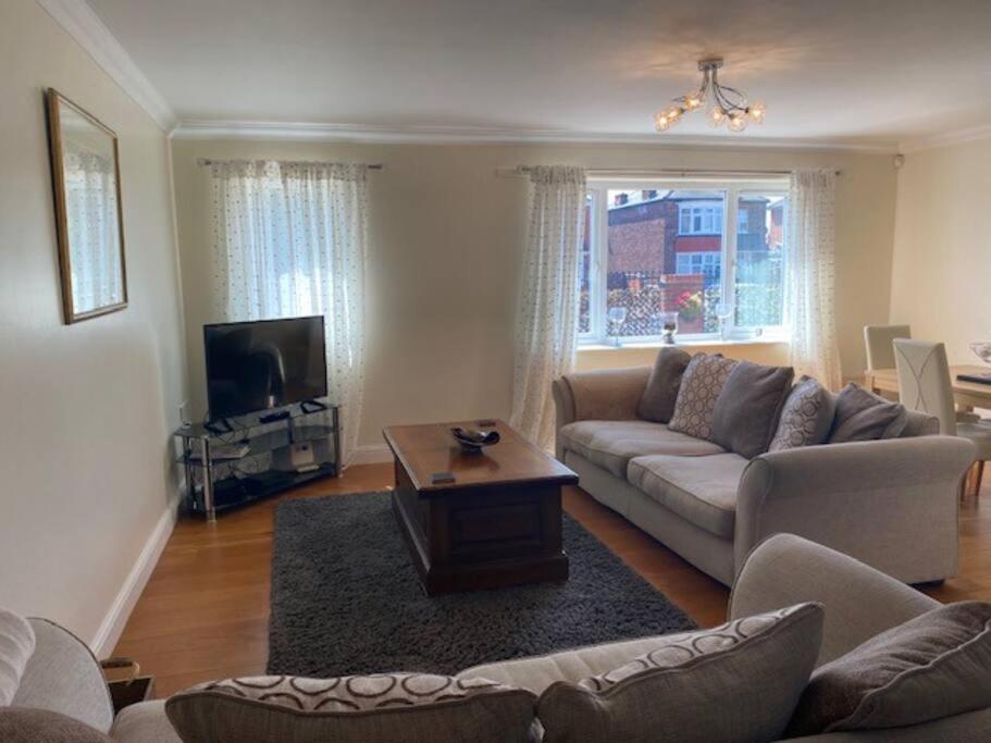 Spacious 2 Bedroom Apartment Cleethorpes Bagian luar foto